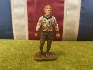 Derby County 74-75 ? Home 1:32 Scale Airfix Footballer Hand Painted Muddy Pitch - Picture 1 of 9