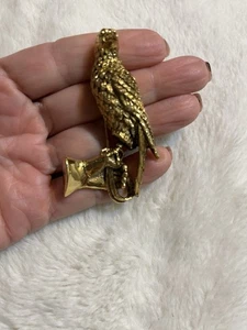 Tortolani Falcon on Gloved Hand Antiqued Gold Tone Brooch Nice! - Picture 1 of 4