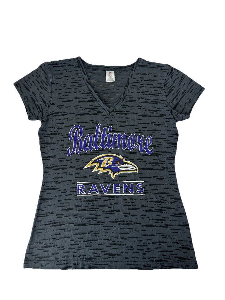 Ropa del equipo de la NFL Baltimore Ravens camiseta para mujer S gris cuello en V camiseta agotada Foto 1 de 4