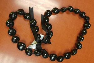 Collar Luau Hula fiesta Lei con nuez de kukui hawaiano negro para boda graduación - Imagen 1 de 1