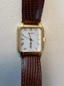 Reloj Hombre Vintage ACCUTRON Estilo Tanque Resistente al Agua - Imagen 1 de 5