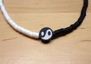 BEACH FASHION YIN AND YANG WITH WHITE & BLACK HEISHI BEADS PENDANT NECKLACE - Picture 1 of 4