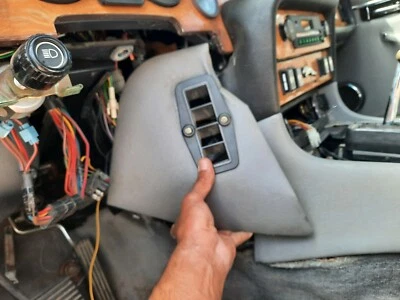 1982 1983 1984 1985 1986 1987 Jaguar XJ6 крышка панели вид ручного тормоза - Изображение 1 из 4