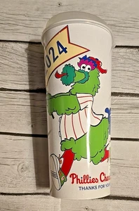 Taza de recuerdo Phillie Phanatic con tapa - Philadelphia Phillies 2025 SGA - Imagen 1 de 6