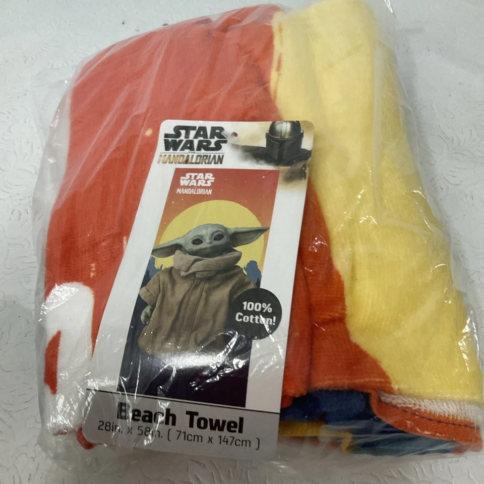 Disney's Star Wars Series 2020 "The Mandalorian" Baby Yoda toalla de playa Foto 1 de 1