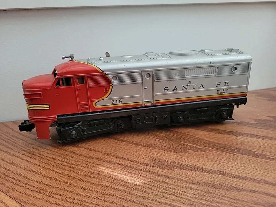 Lionel Santa Fe Diesel Locomotive - Image 1 of 4