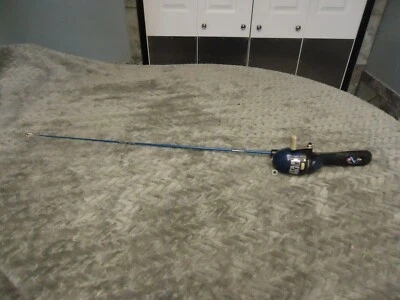 SHAKESPEARE KIDS STAR WARS 30" INCH FISHING POLE COMBO ^ - Image 1 of 4