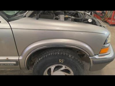 Used Front Right Fender fits: 2001 Chevrolet Blazer s10/jimmy s15 w/o high wider Foto 1 de 4