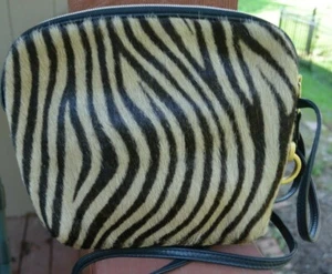 Brizzollari Zebra Pattern & Black Calf Leather Zip Closure Crossbody Bag - Foto 1 di 12