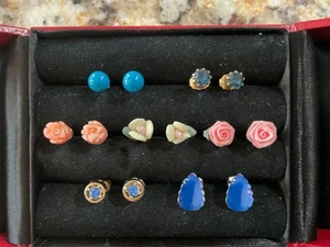 LOT OF STUD POST EARRINGS - FLOWERS LEAVES SINGLE STONE - 7 PAIRS - Picture 1 of 2