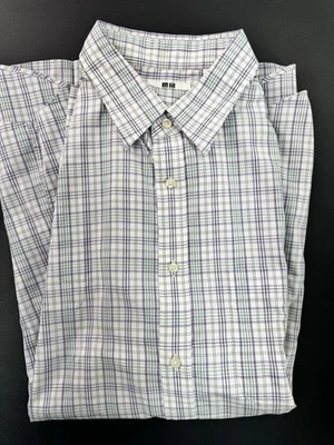 Camisa masculina Uniqlo com botões tamanho grande listrada roxa verde branca - Imagem 1 de 4