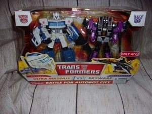 Ultra Magnus vs Skywarp Battle for Autobot City Transformers TARGET EXCLUSIVE - Picture 1 of 4
