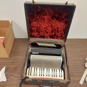 VINTAGE MORECHI ACCORDION ITALY MUSICAL INSTRUMENT w/ CASE Parts/Repair - Picture 1 of 9