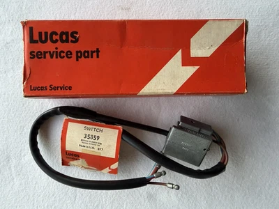 Lucas Triumph TR6 Lighting & Headlamp Flasher Switch NOS 35859 - Image 1 of 3