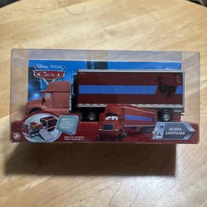 DISNEY PIXAR CARS HAULERS #19 OLIVER LIGHTLOAD 2010 Mattel Rare!! - Picture 1 of 8