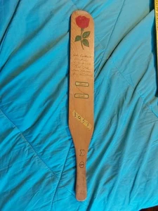 Vintage 1953 Mädchen College Bruderschaft Holz Paddel Schwesternschaft gemarkt Namen - Bild 1 von 7