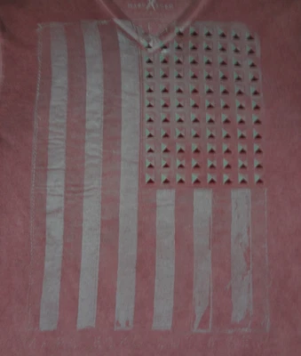 CAMISETA GRANDE ROJA CUELLO EN V BANDERA AMERICANA ENVEJECIDA MARC ECKO K858 Foto 1 de 4