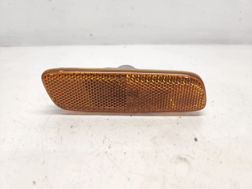 2001-03 Toyota Prius Passenger Right Side Marker *Amber* - Image 1 of 2