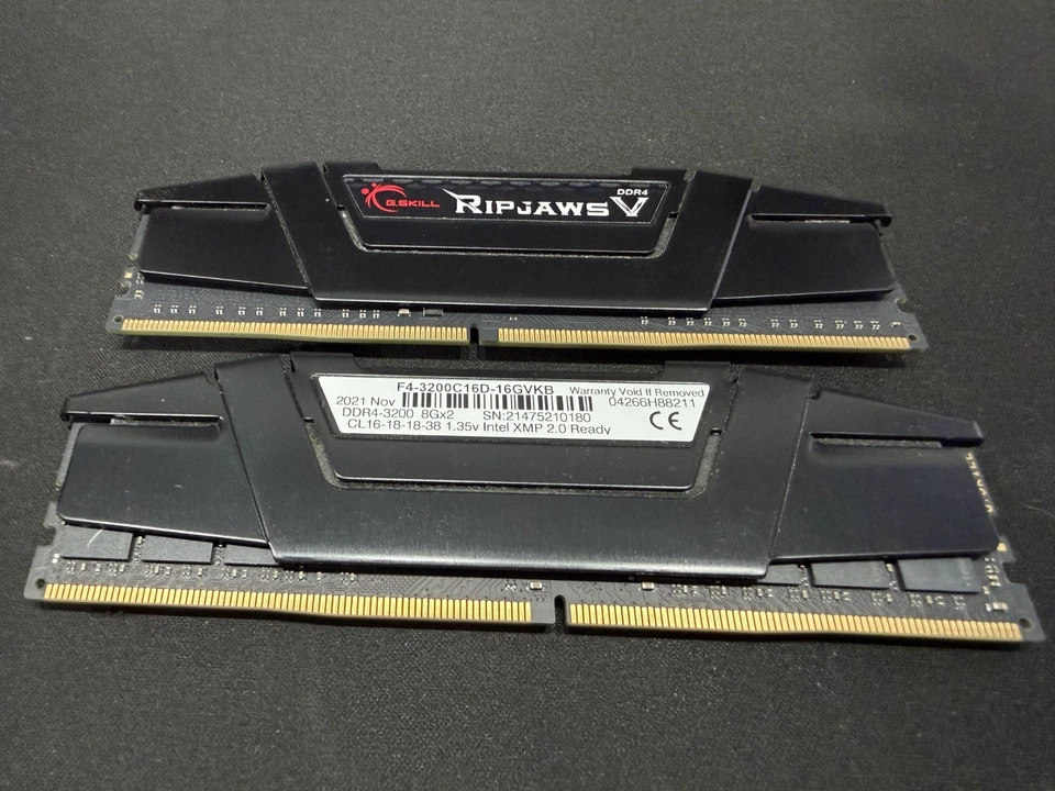 Kit G.Skill PC RAM Ripjaws V F4-3200C16D-16GVKB 16 GB 2 x 8 GB DDR4 RAM 3200 MHz Foto 1 de 1