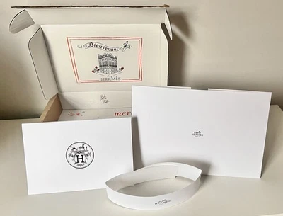 Caja de envío de obras de arte Hermes tarjeta de felicitación funda de papel vacaciones Navidad 2025 Foto 1 de 4