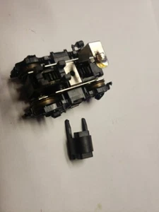 REAR GEARED 4 WHEEL TRUCK ONLY Life-Like Proto 2000 HO SCALE EMD NO WORM GEARS - Picture 1 of 9