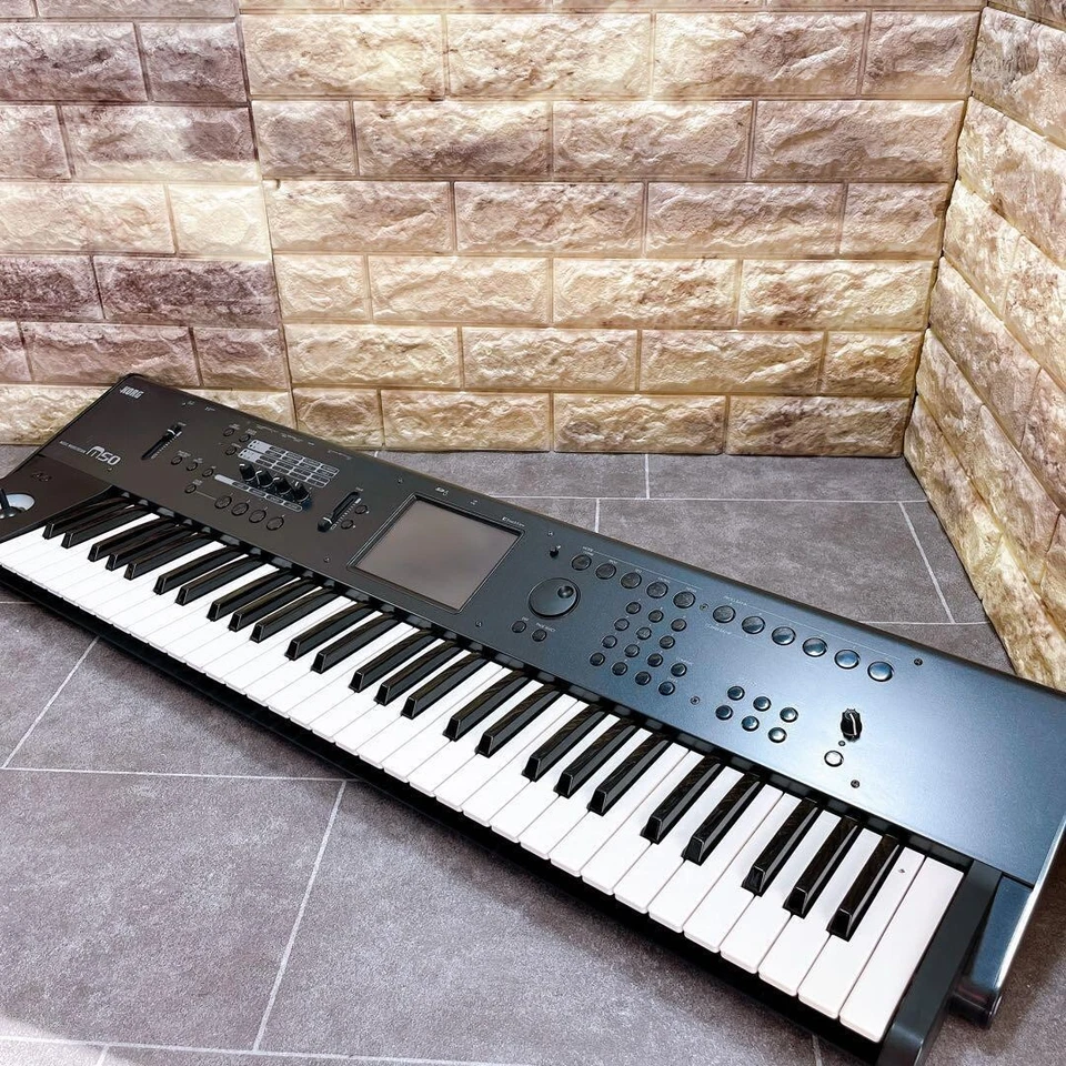 KORG M50 61 Key Synthesizer Workstation keyboard Music Instruments Fully Working - Image 1 of 4