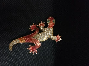 Vintage Gecko Lizard Salamander Brooch Pin Green Eyes Enamel Gold Tone HG3 - Picture 1 of 6