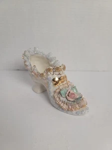Vintage Heirlooms of Tomorrow Porcelain Shoe #107 With Ruffles And Roses - Picture 1 of 11