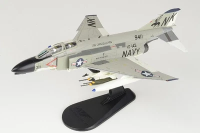 HA19051 Hobby Master F-4B Phantom II 1/72 Modelo NK311 USN VF-143 Pukin Dogs Foto 1 de 2