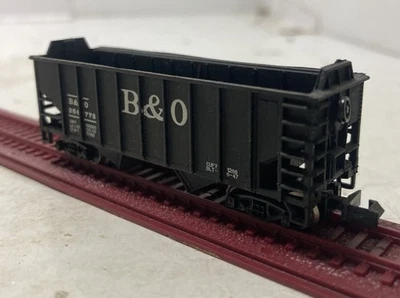 LIFE LIKE N SCALE S785 BALTIMORE & OHIO 2 BAY SHORT HOPPER CAR B & O 264778 - Image 1 of 4