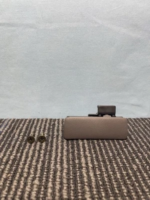 Nissan Xterra Frontier 1998-2004 guantera compartimento bloqueo pestillo gris Foto 1 de 4