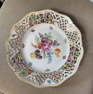 OLD SCHUMANN BAVARIA  GERMANY CHATEAU DRESDEN IRIS 10” PLATE - Picture 1 of 10