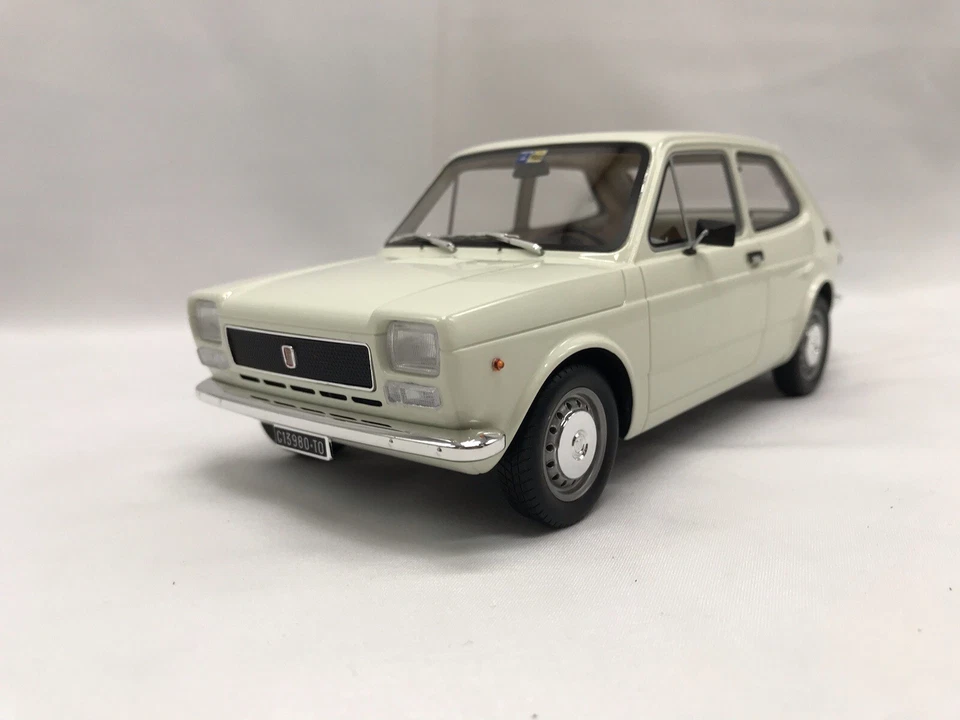 Fiat 127  prima serie 1972, bianco 3 porte  1:18 - Laudoracing - Immagine 1 di 4