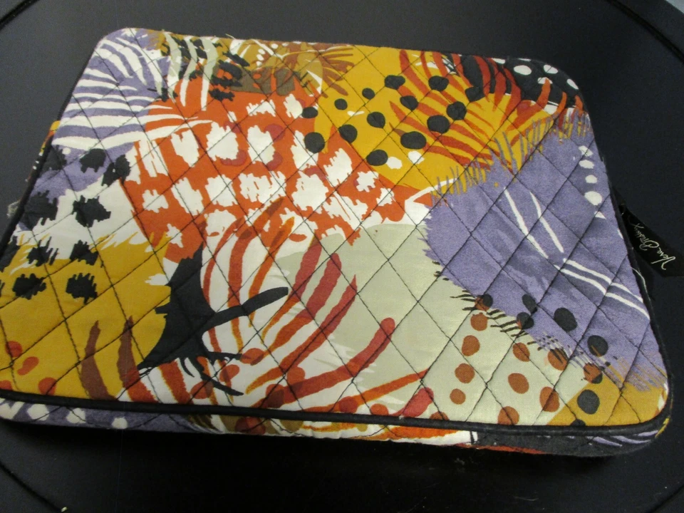 Vera Bradley 平板电脑套 10.5X8.5 英寸紫色拉链通用内衬棉混纺 — 第 1/4 张图片