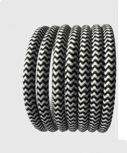 NUEVO~Tela de Algodón Negro Blanco ZIG ZAG 2 Hilos Cable Redondo Estilo Industrial Vintage - Imagen 1 de 5