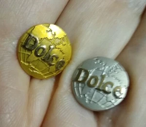 Paar Dolce Hotels & Resorts 1/10 10k Gold Anstecknadeln Gold Filled Globus Lot CTO - Bild 1 von 4