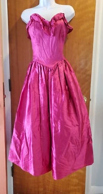 MCCLINTOCK GUNNE SAXO ROSA BROCADO CORSÉ VESTIDO DE GRADUACIÓN VESTIDO VOLANTES/ARCO TALLA 11 Foto 1 de 4