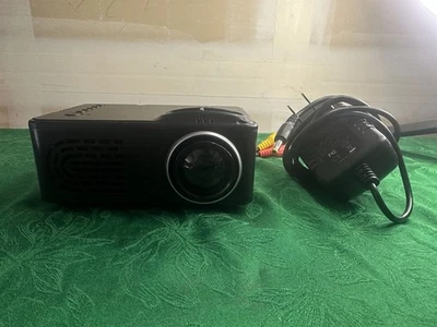 Мини DEL проектор RD 814 HD мультиинтерфейс USB AV TF дом медиаплеер - Изображение 1 из 4