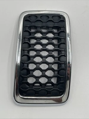 Вставка решетки радиатора переднего капота для Jeep Cherokee 2019 2020 годов выпуска No4 от оригинального производителя 68323775ab-5 - Изображение 1 из 4