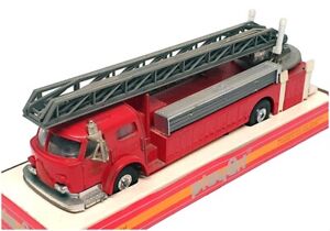 Model Power Playart 24523J - American LaFrance Fire Engine Baltimore - Red