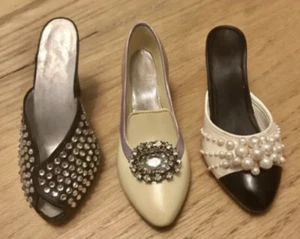 SAMMLERSTÜCK MINIATURSCHUHE 3 STIL "GENAU DER RICHTIGE SCHUH" KRISTALLE/PERLEN. WOW - Bild 1 von 7
