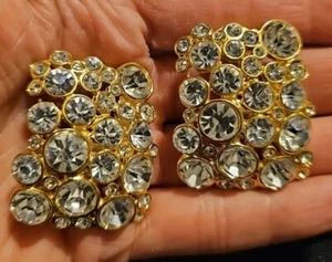 Pendientes de Estrás de Alta Costura Alta Costura Valientes Años 80 Bill Blass Destacados - Imagen 1 de 9