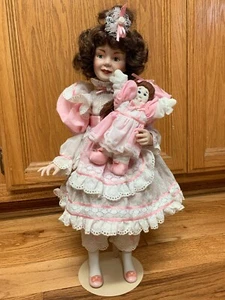 Franklin Mint Erbstück Puppe, "Little Girl with a Curl" 16", Echtheitszertifikat, originalverpackt - Bild 1 von 8