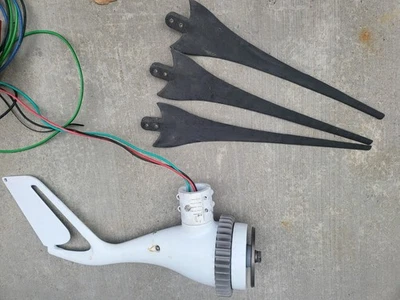 西南风力发电 48 合 12 伏船用级风力涡轮机。 — 第 1/4 张图片