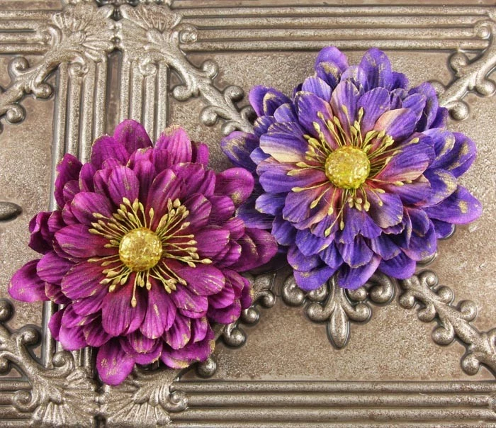  Prima "Cosecha de Otoño - Cerise" Flores Púrpura y Fucshia con Centros Dorados  Foto 1 de 1