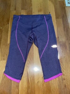 The North Face Purple Capri Stretch Leggings Size Medium - Picture 1 of 4