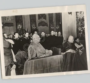 CARDENALES DE ESTADOS UNIDOS en misa por el difunto Papa Pío XI CIUDAD DEL VATICANO Italia 1939 Foto de prensa - Imagen 1 de 2