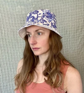 Vintage Blue White Paisley Reversible Bucket Hat - Picture 1 of 8