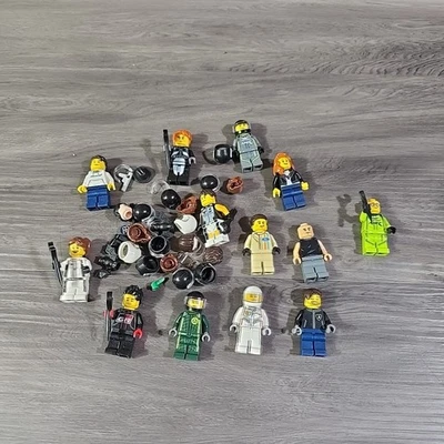 LEGO Speed Champions Race car Minifigures Only Ferrari, Porsche And Other Lot - Image 1 of 4