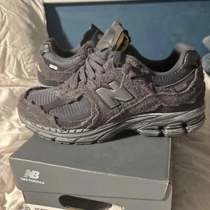 New Balance 2002R Protection Pack Phantom, Size UK8.5 - Picture 1 of 6